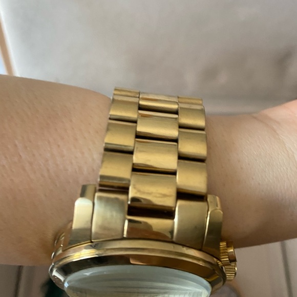 Michael Kors Runway Chronograph Watch - Picture 5 of 8